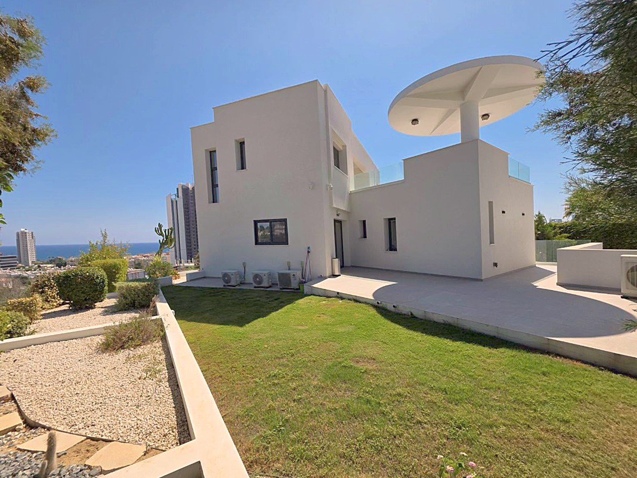 4-bedroom villa in Germasogeia