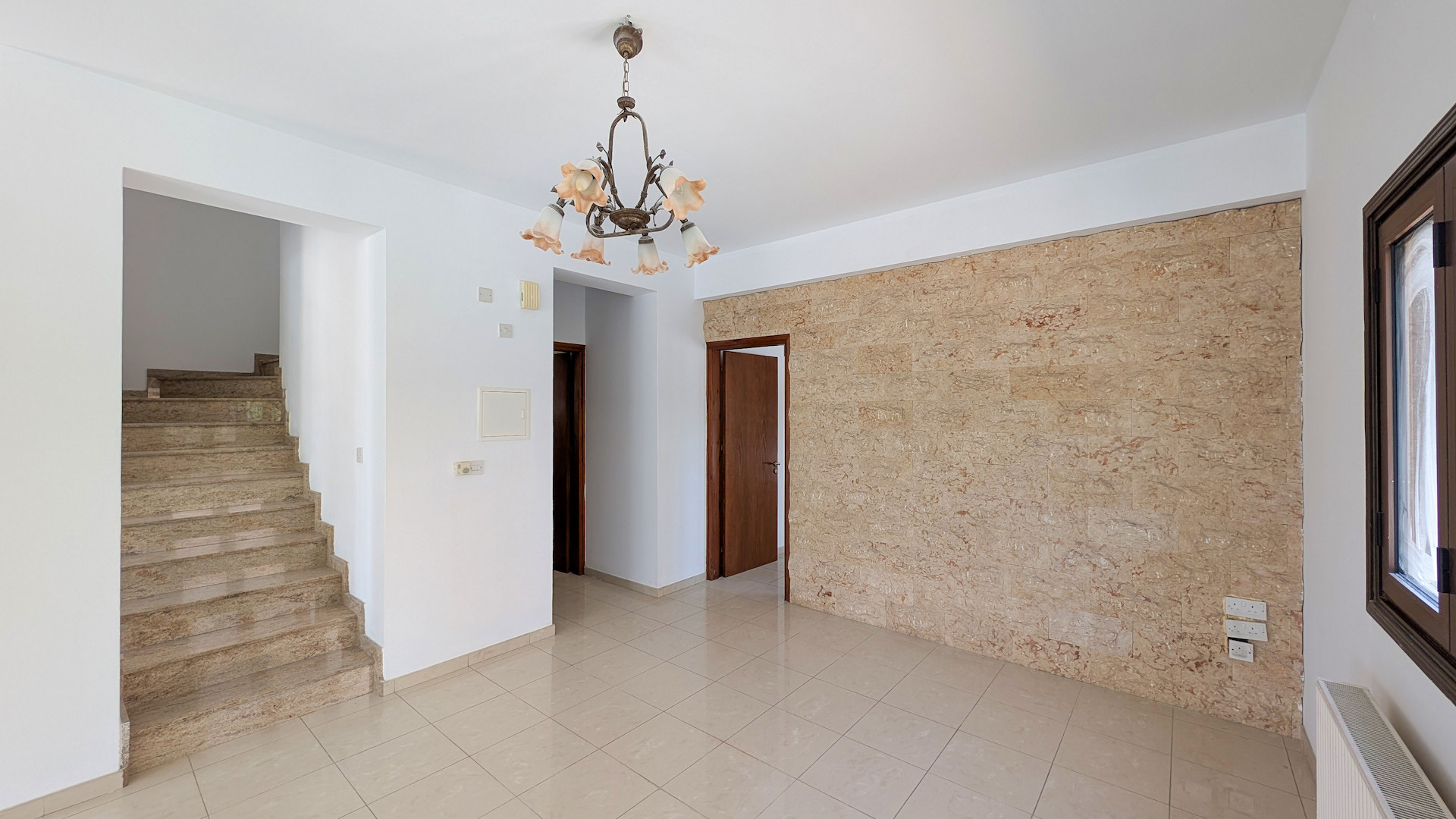 Three-Bedroom House with Attic in Agia Paraskevi