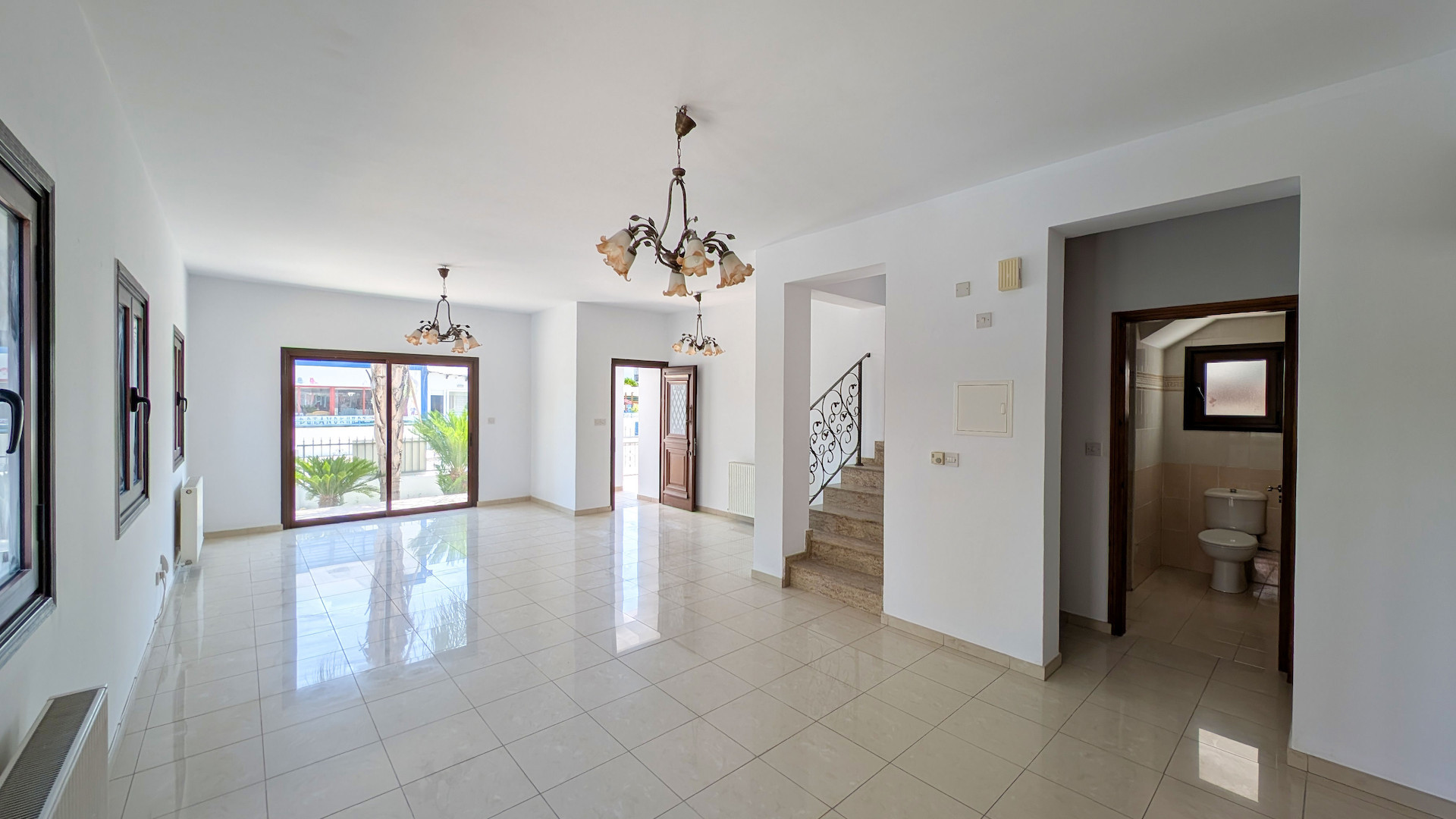 Three-Bedroom House with Attic in Agia Paraskevi