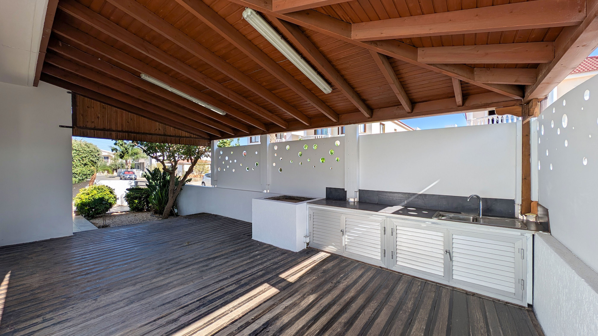 Four-Bedroom House with attic in Lakatamia