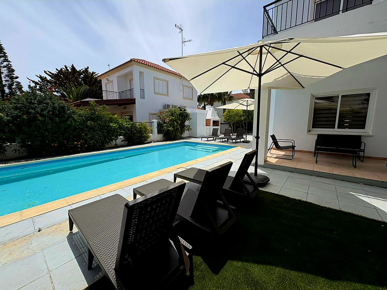 Three Bedroom House with Private Pool Close to the Beach, Pervolia