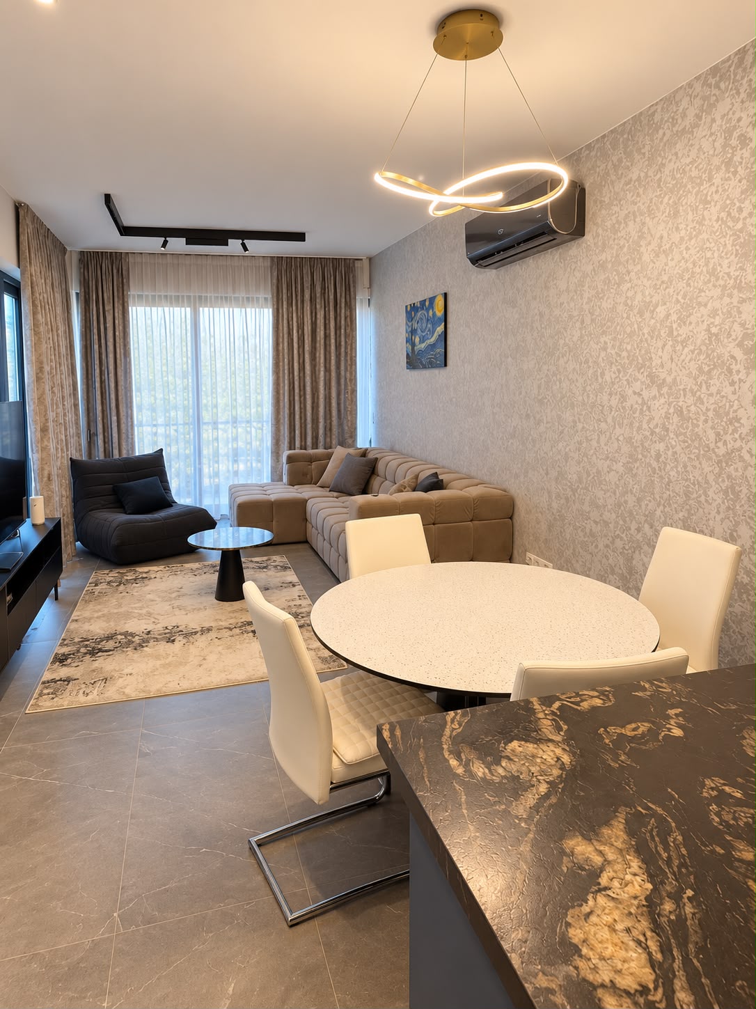 2 Bedroom Apartment Messa Geitonia, Limassol 