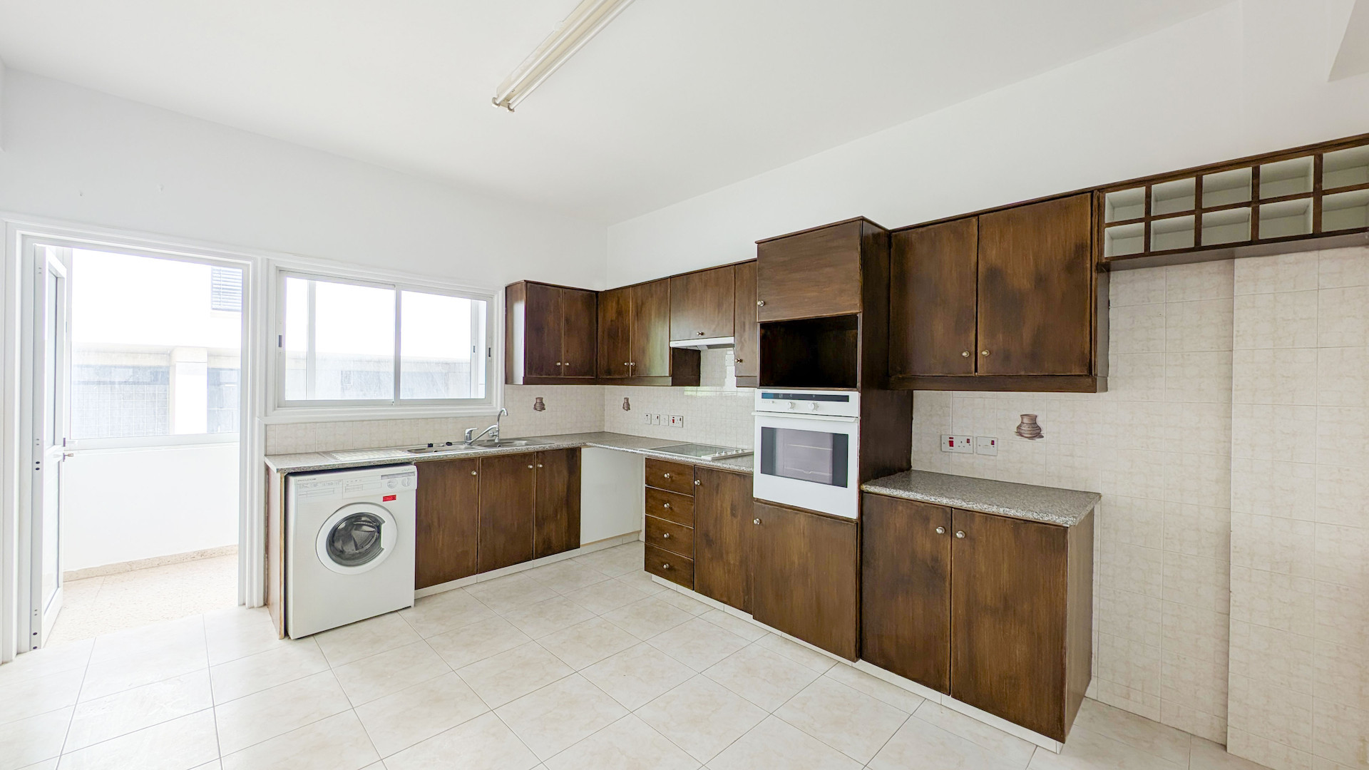 3-bedroom apartment in Ag. Konstantinou & Elenis