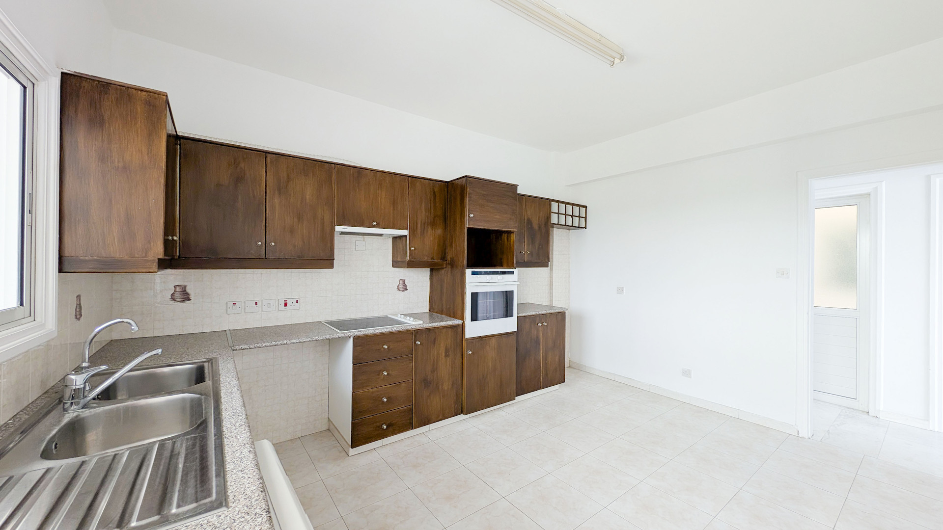 3-bedroom apartment in Ag. Konstantinou & Elenis