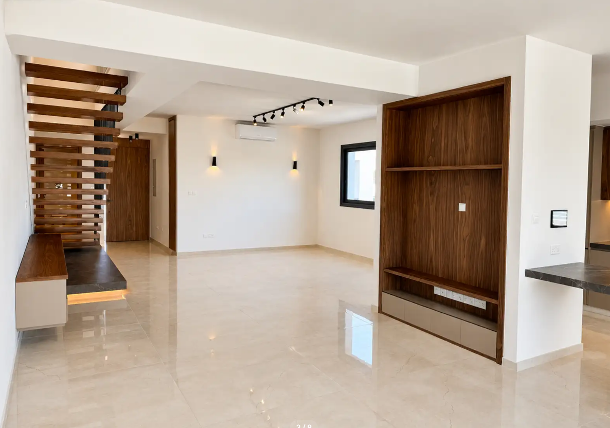 For Sale, 4-Bedroom Detached House in Agios Athanasios , Limassol