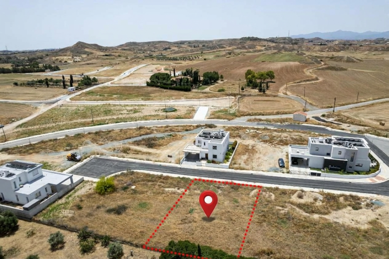 Residential plot under division in Latsia