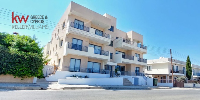 Residential Building For Sale in Geroskipou