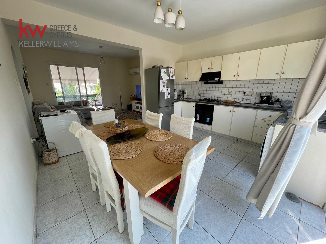 2 Bedroom Apartment For Sale in Universal Pafos