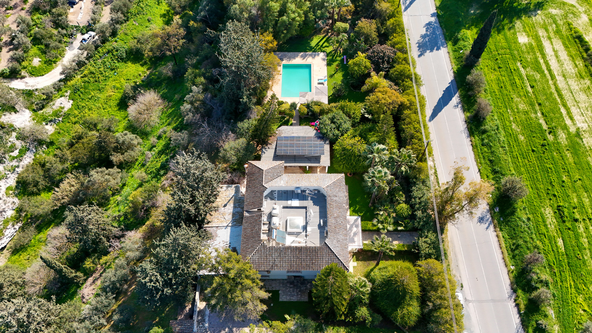 Five Bedroom Villa in Aradippou