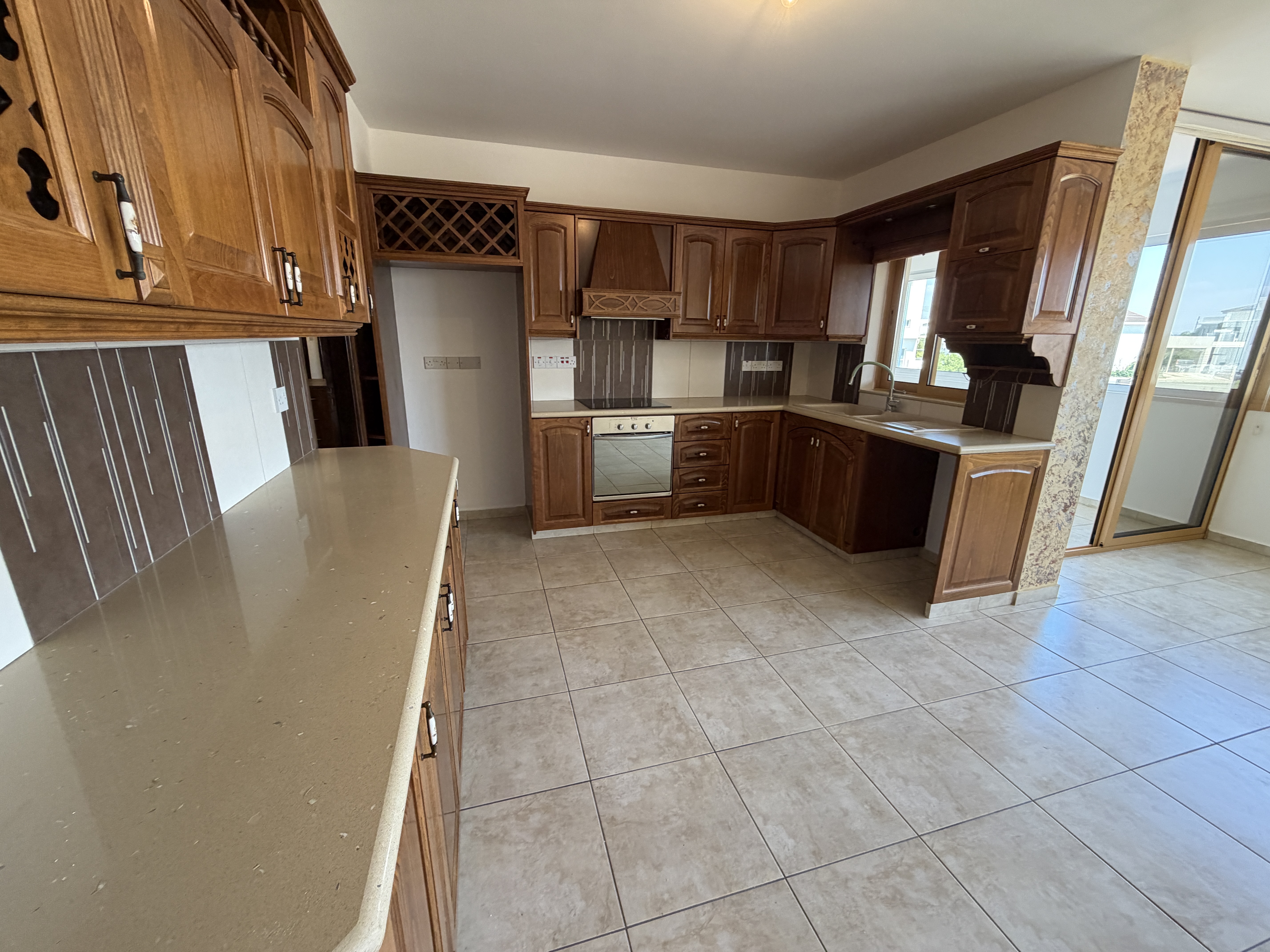 For sale, Dromolaksia, Apartment 126 sqr.m.