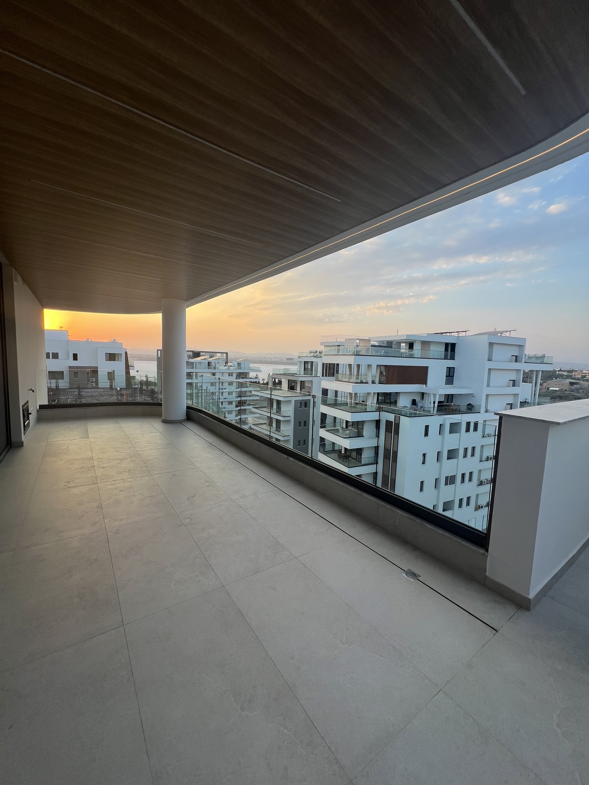 Brand New Three Bedroom Penthouse in Makenzy