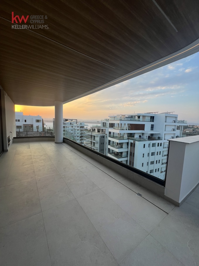 Brand New Three Bedroom Penthouse in Makenzy