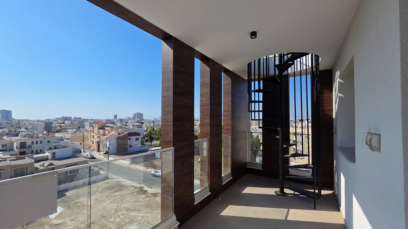 2 BEDROOM PENTHOUSE WITH SEA VIEW