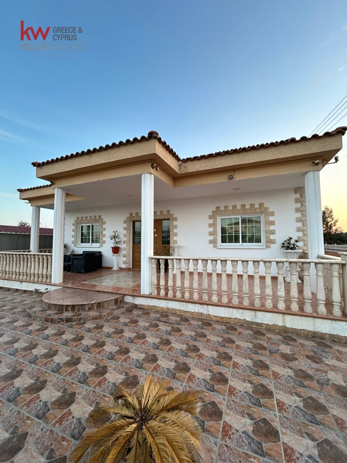 Ormideia, Detached house