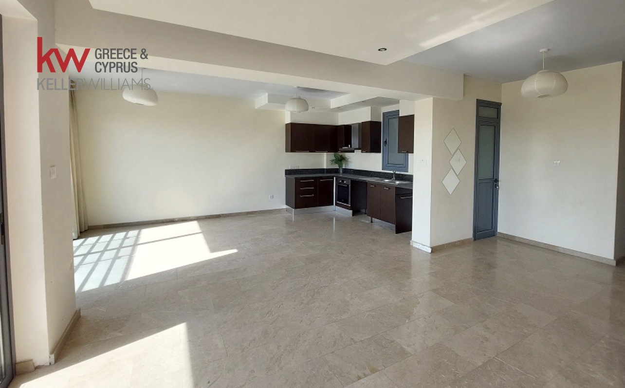 Sea Side Two Bedroom Douplex Apartment in Phinikoudes