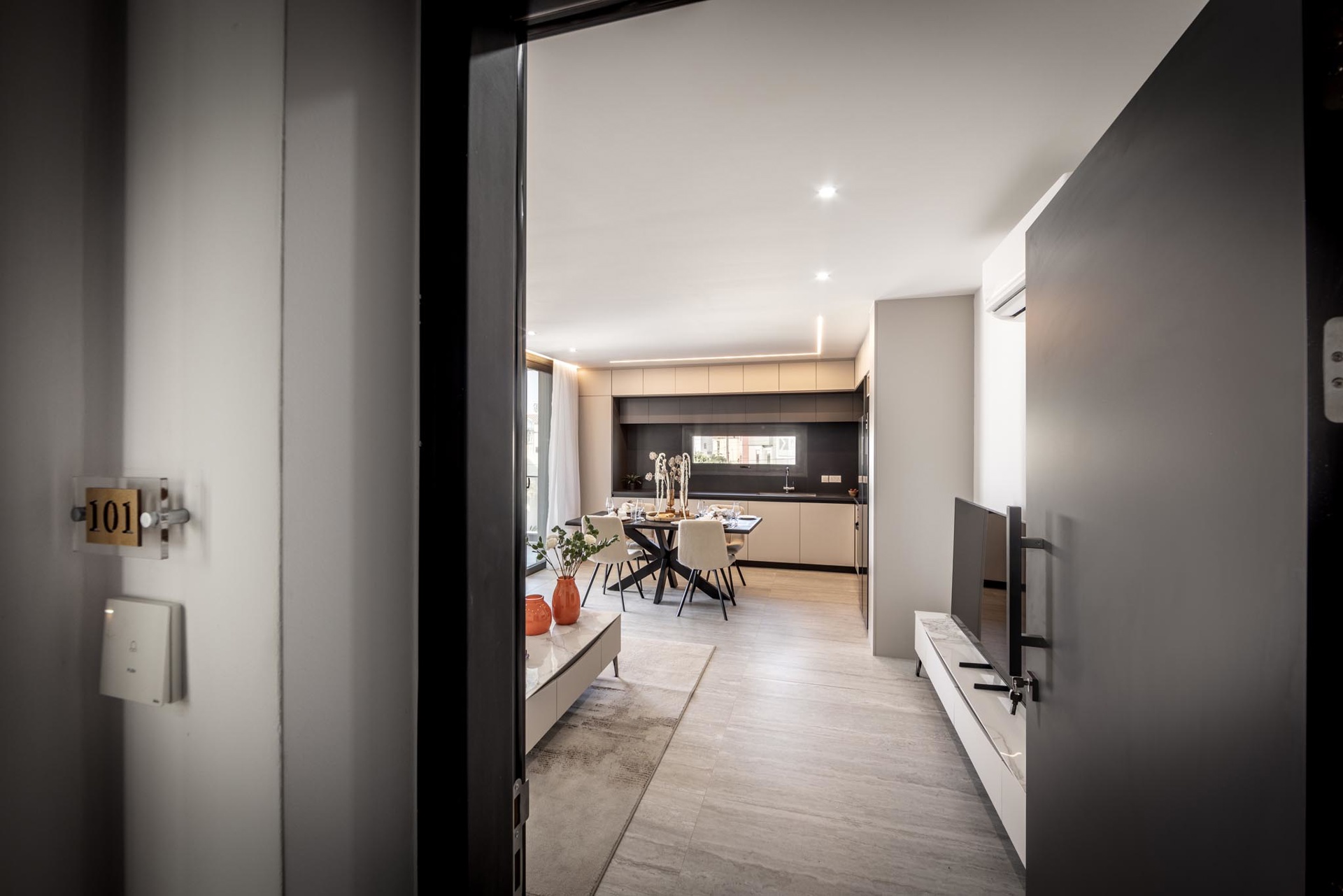 Luxury Fully Furnished 2-Bedroom Apartment with Expansive Veranda in Central Larnaca