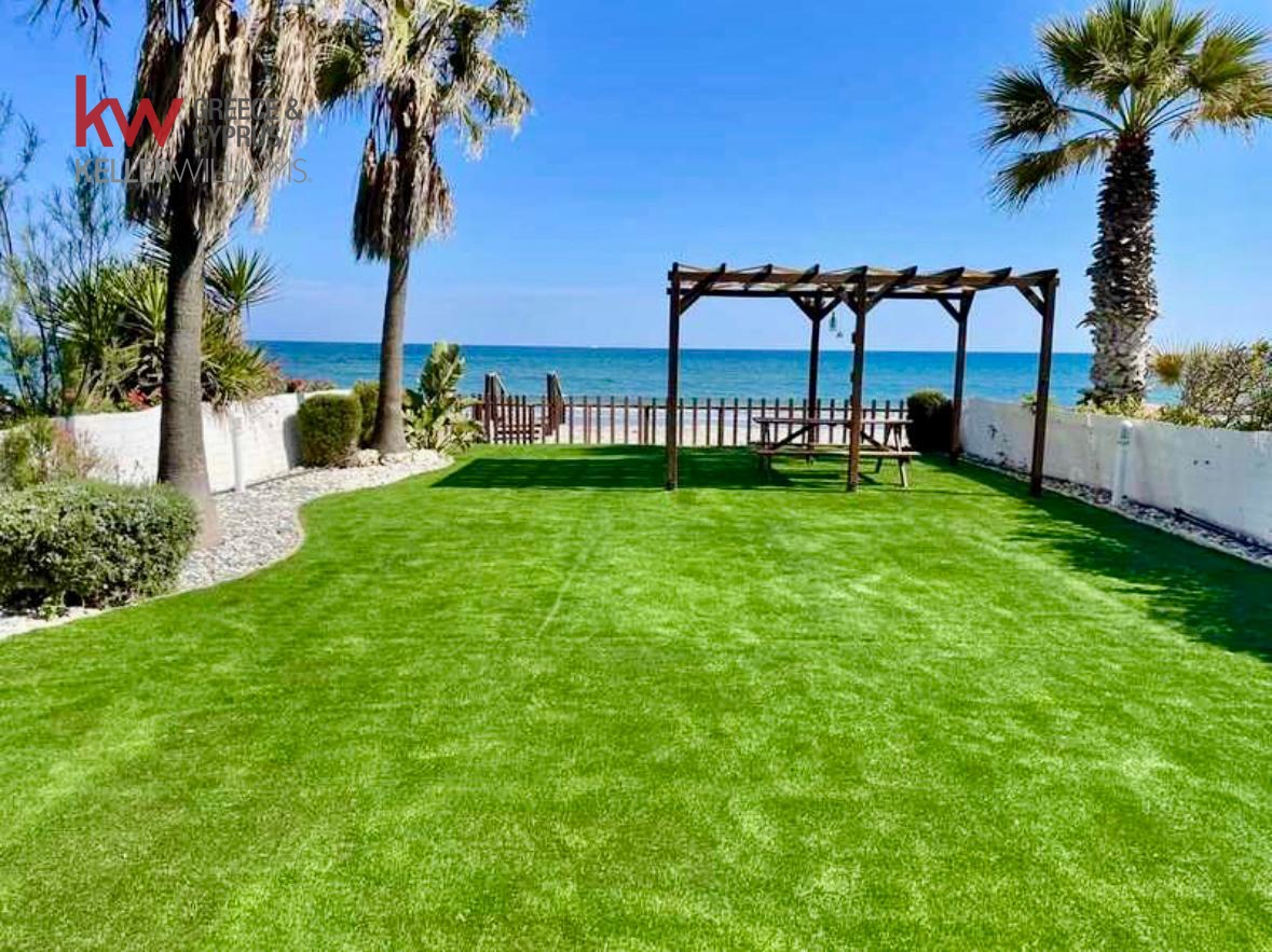 Beachfront Villa, Meneou