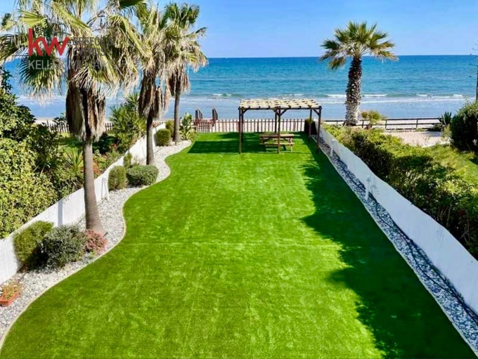 Beachfront Villa, Meneou