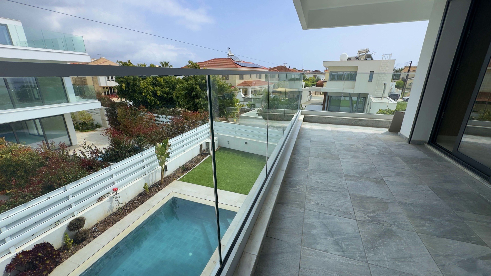 Five bedroom Villa In Leivadia