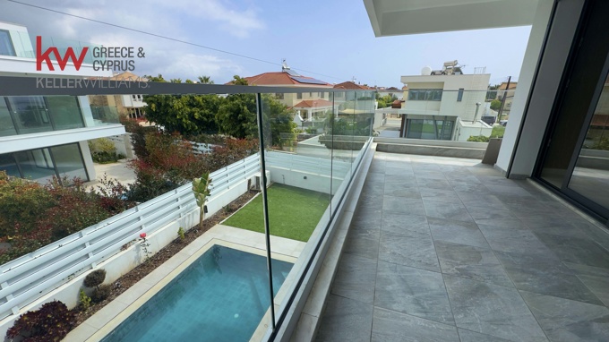 Five bedroom Villa In Leivadia