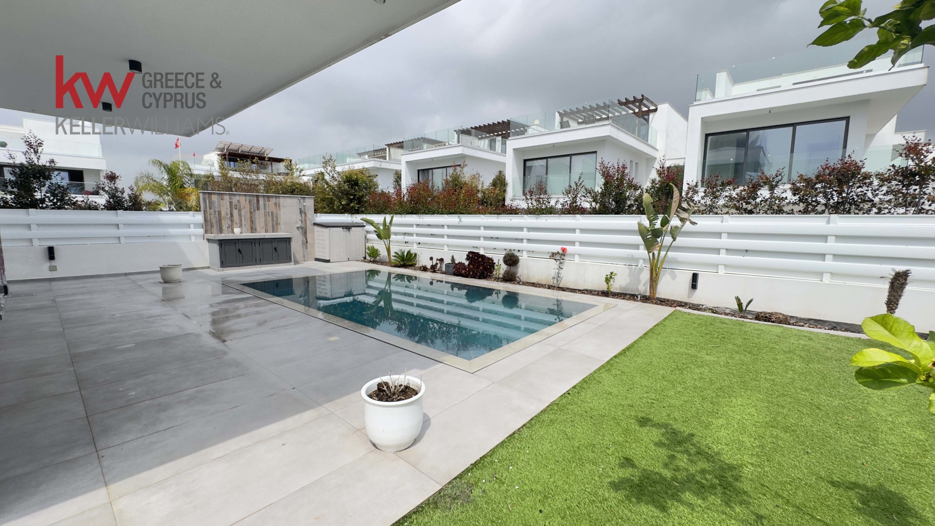 Five bedroom Villa In Leivadia