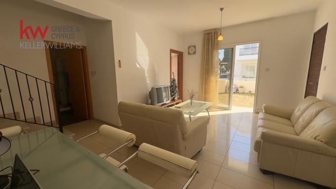 Semi-detached 4 Bedroom House 130sqm in Pyla