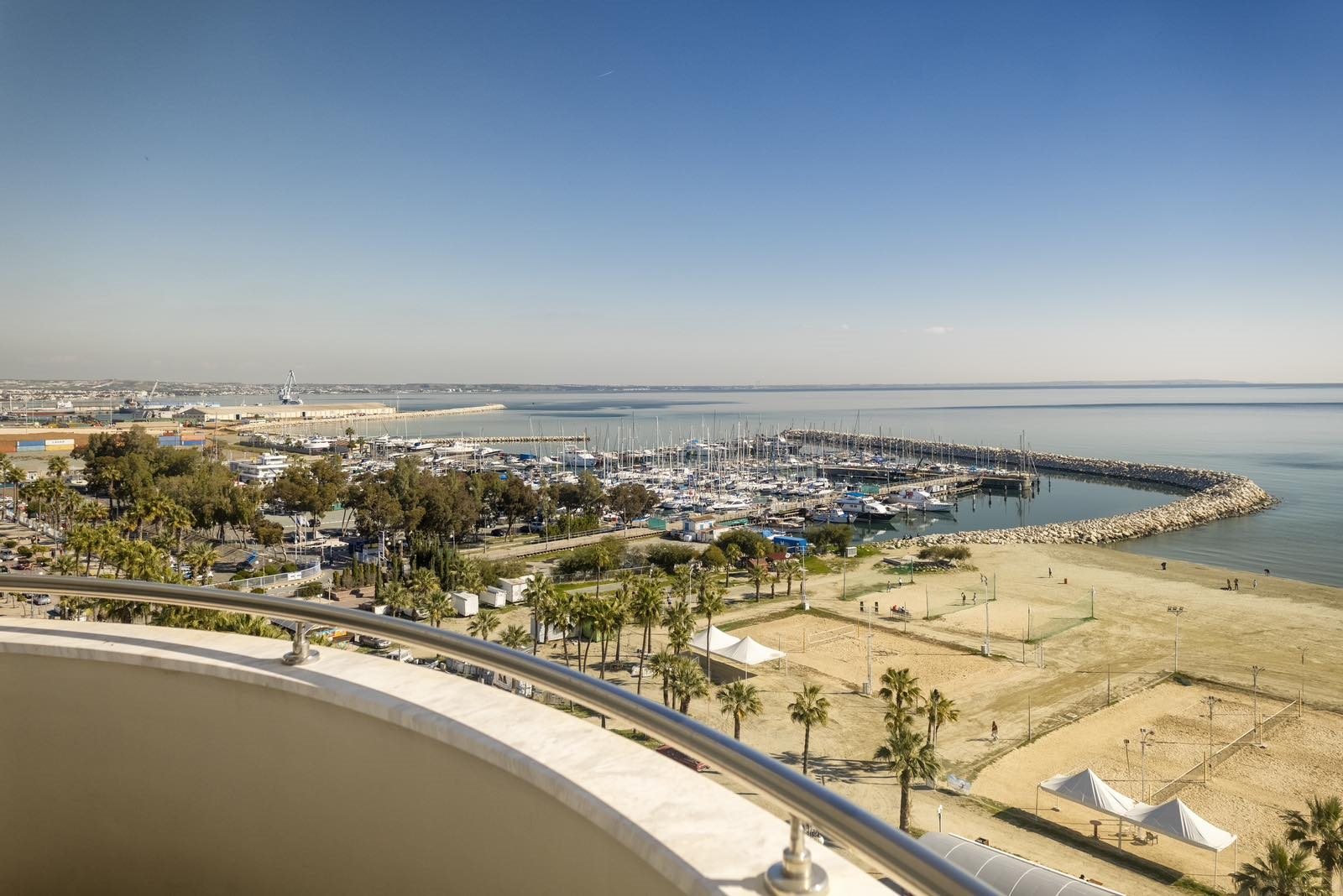 Sea Side Three Bedroom Apartment in Phinikoudes